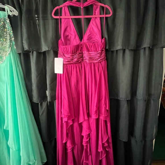 Magenta, full length formal gown - Picture 4 of 5